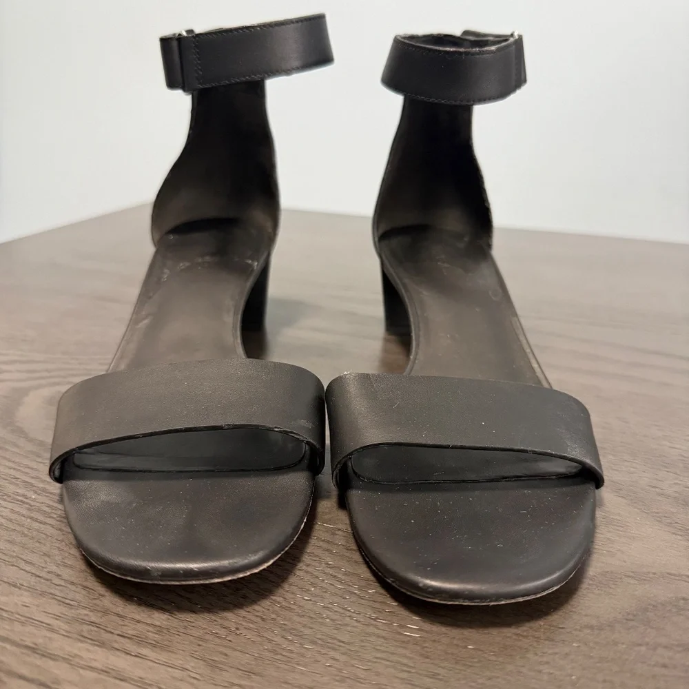 Vince Rita Minimalist Black Sandals Size 9‎ M